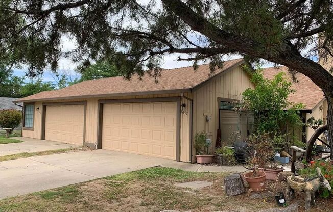 8192-8194 Talbot Way