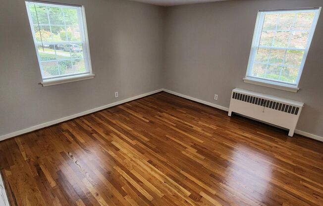2 beds, 1 bath, 897 sqft, $2,275, Unit A-23