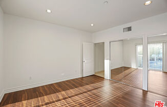 1212 MCCLELLAN DR