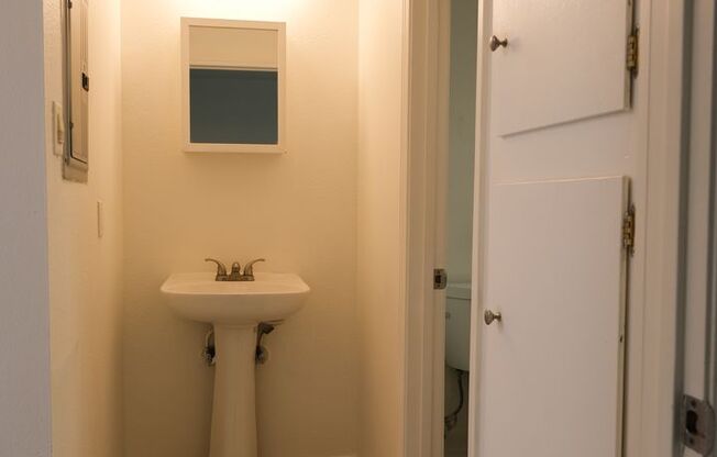 2 beds, 1 bath, 550 sqft, $2,295, Unit 1129-4