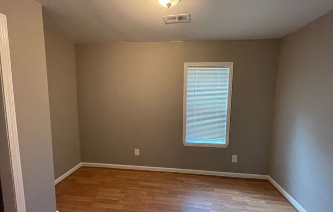 2 beds, 1 bath, $975