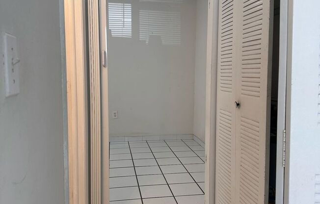 1 bed, 1 bath, 315 sqft, $1,380, Unit 218