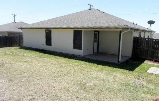 4 beds, 2 baths, $1,450