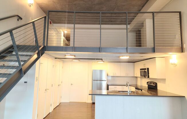 1 bed, 1 bath, 1,005 sqft, $2,750, Unit 101