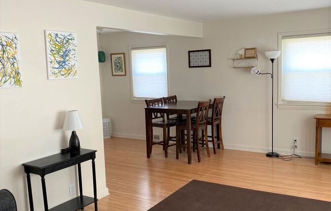 Fully Furnished 5 bedroom 1.5 Bathrooms Student House near UofR with Off Street Parking!