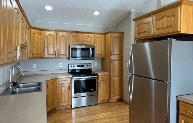 Comfortable 3-Bedroom with Garage & Fenced Yard for Rent