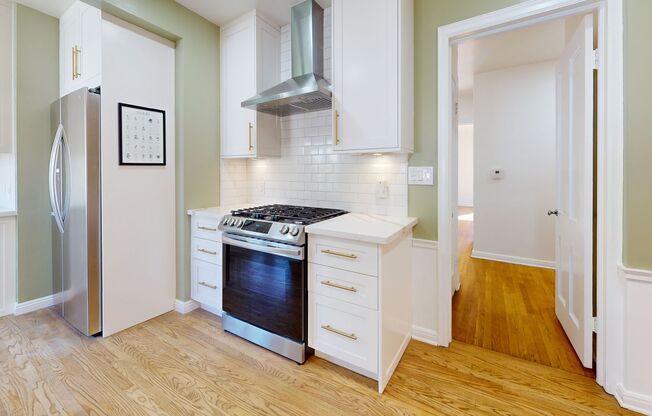 Spacious 4-bed Pasadena home with stunning garden!