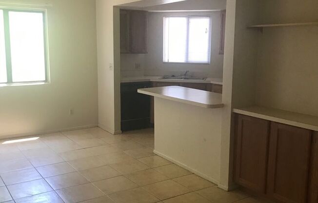 2 beds, 1 bath, 829 sqft, $1,150