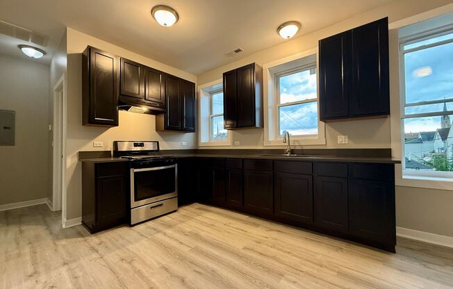 3222 S Aberdeen