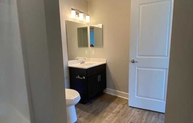 1 bed, 1 bath, 852 sqft, $1,471, Unit 2103-205