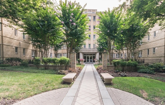 Studio, 1 bath, 450 sqft, $1,925, Unit 120