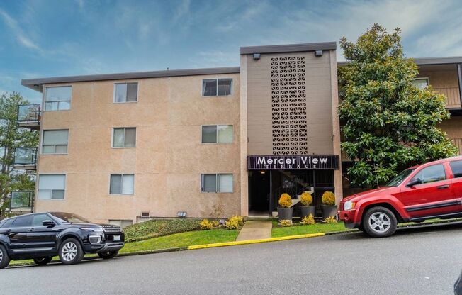 1 bed, 1 bath, 750 sqft, $2,060, Unit 102