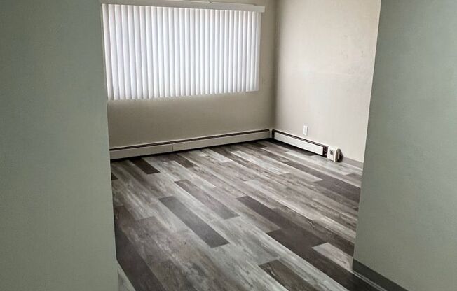 1 bed, 1 bath, 552 sqft, $775, Unit DB1-2