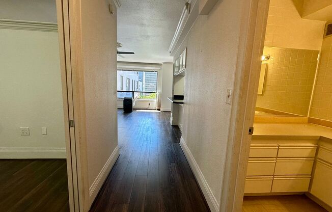1 bed, 2 baths, 1,298 sqft, $2,450, Unit 0918