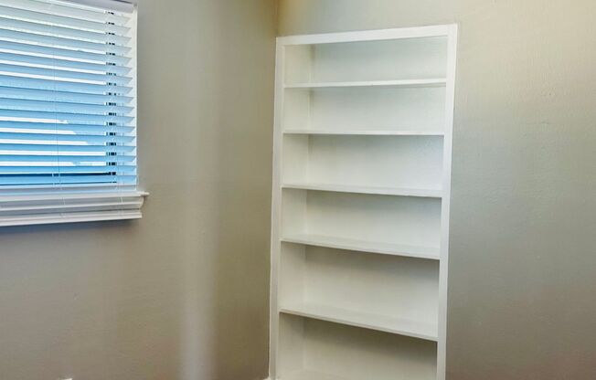Look and Lease special for $1199!
