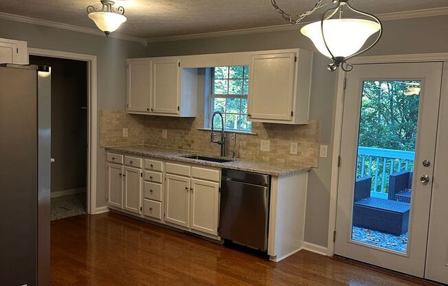 Charming 3-Bedroom Home Near Lake Lanier!