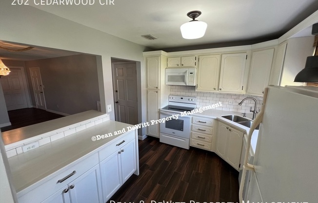 202 CEDARWOOD CIR