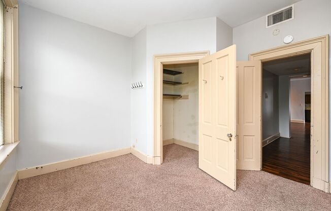 2 beds, 1 bath, $1,495, Unit 32 2