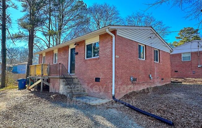 2406 QUINCY ST