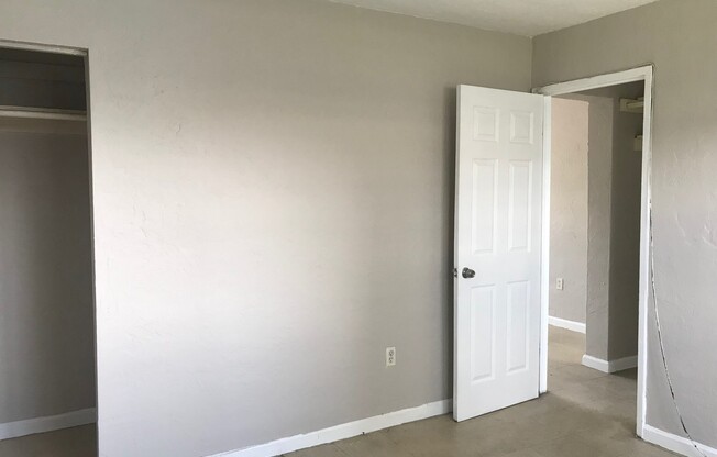 Cozy 1-Bedroom Apartments in a Charming 10-Unit Complex