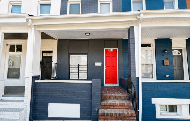 Charming Baltimore Rowhome | 2 Bedrooms + Den | 1 Bathroom | Hardwood Floors & Bonus Basement