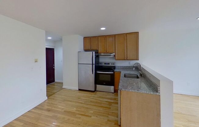 2 beds, 2 baths, 1,000 sqft, $1,799, Unit 22-3
