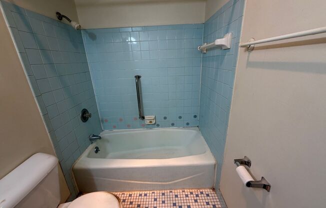 1 bed, 1 bath, $795, Unit 37