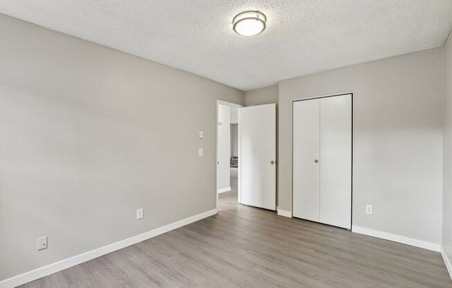 2 beds, 1 bath, 987 sqft, $1,499, Unit 06