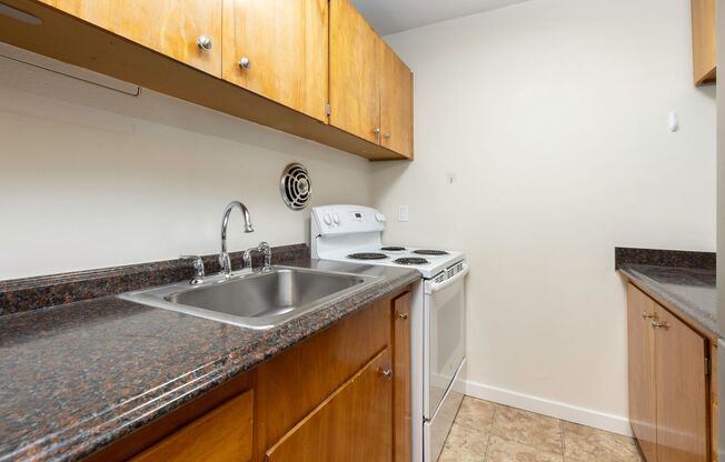 Studio, 1 bath, 384 sqft, $1,445, Unit 403