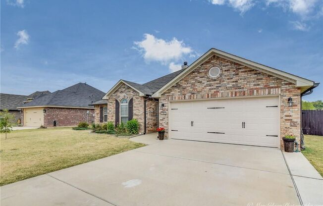 LEGACY BEAUTY.. Close to Barksdale Air Force Base..