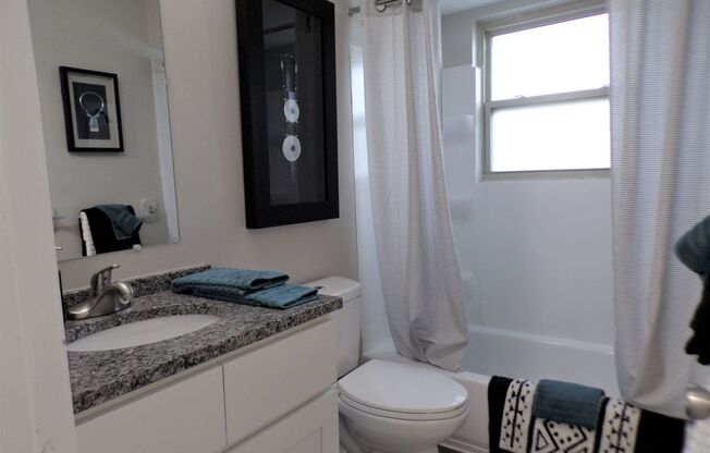 2 beds, 1 bath, 970 sqft, $1,192, Unit 126201