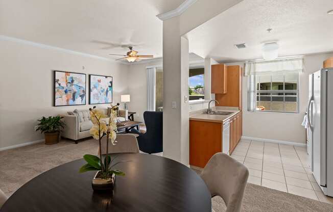 Barton Vineyard Apartments - Dining area