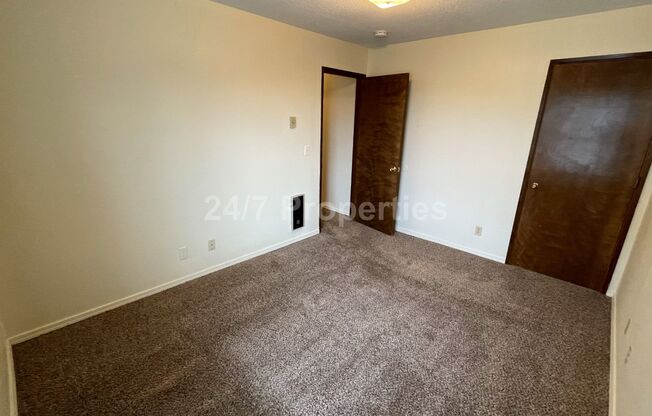 2 beds, 1 bath, $1,395, Unit Unit 4