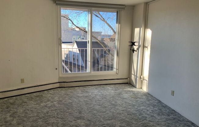 1 bed, 1 bath, 615 sqft, $1,500