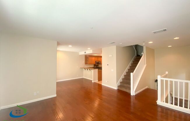 $3695 - 3 Bed/2.5 Bath Tri-level Townhome in North San Jose! Pets possible with approval