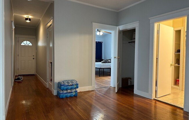3 beds, 1 bath, 1,450 sqft, $2,950, Unit 2