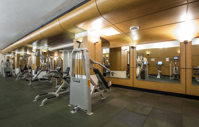 Studio, 1 bath, $3,400, Unit 14F