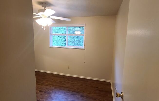 2 beds, 1 bath, 850 sqft, $1,395