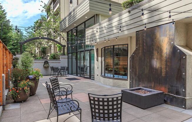 2 beds, 1 bath, 950 sqft, $2,195, Unit 107