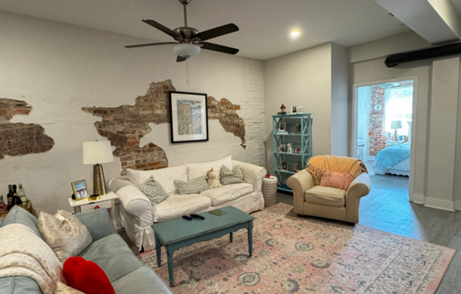 3 beds, 2 baths, 1,100 sqft, $3,100, Unit 206