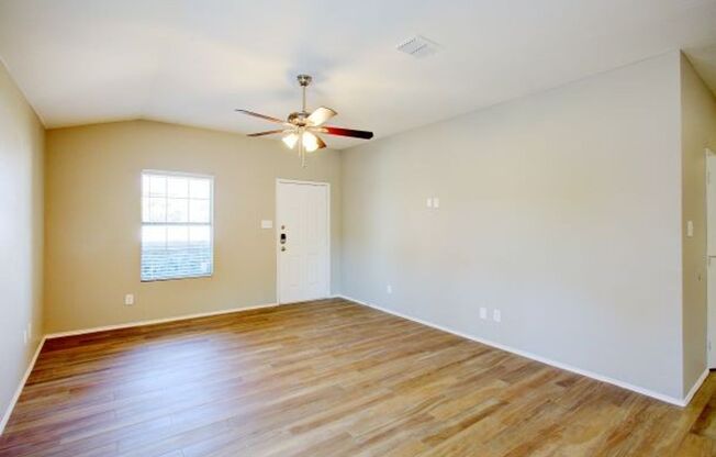 Available August:  3 Bed | 2 Bath | No Pets Allowed - River Oaks