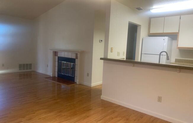 2 beds, 2 baths, $1,795, Unit # 76