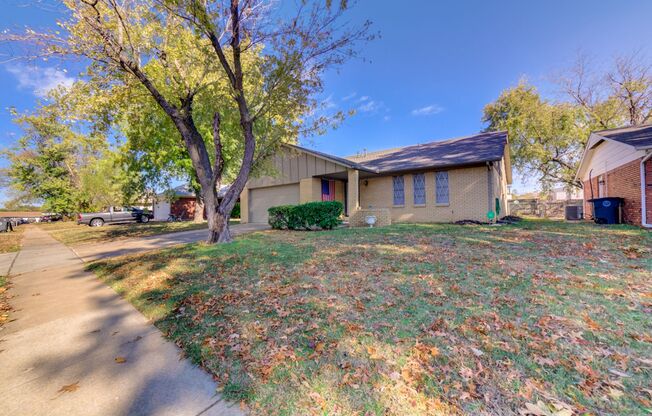 Newly renovated 3 bed / 2 Bath in Tulsa! Available Now!