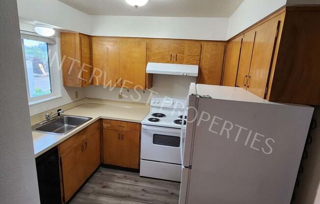 2 beds, 1 bath, 891 sqft, $1,495, Unit 007