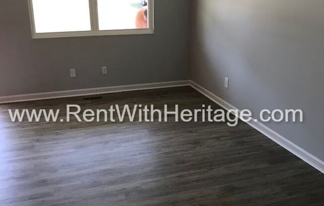 FANTASTIC 2 BEDROOM 1.5 BATH DUPLEX WITH ALL THE UPGRADES / GREAT LOCATION