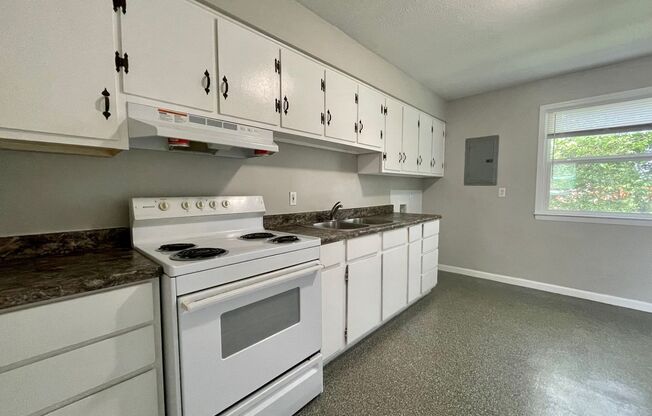 2 beds, 1 bath, 850 sqft, $1,095, Unit F16