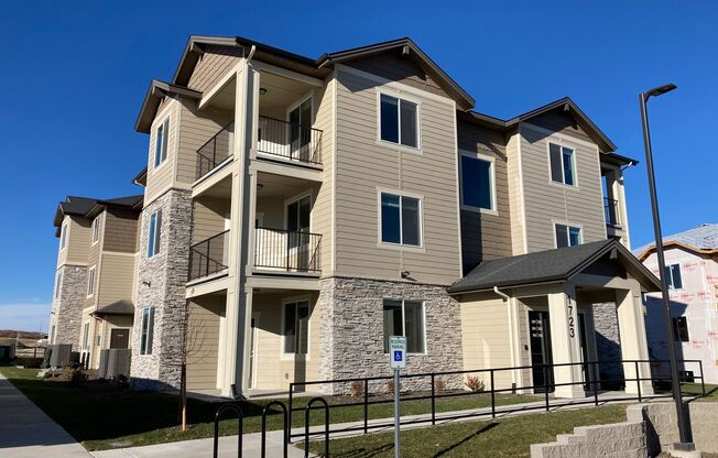 South Ridge Apts~Built in 2020 w/ Clubhouse + Pool, Pet Friendly & Covered Parking!