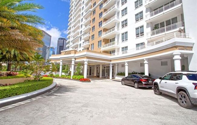 1 bed, 2 baths, 878 sqft, $3,500, Unit 801 Brickell Key Blvd # 907