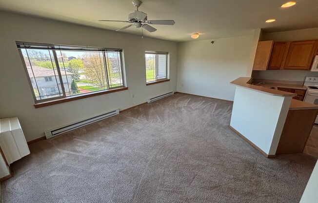 1 bed, 1 bath, 756 sqft, $1,555, Unit 302-301