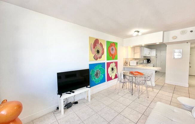 1 bed, 1 bath, $2,300, Unit Unit 1031
